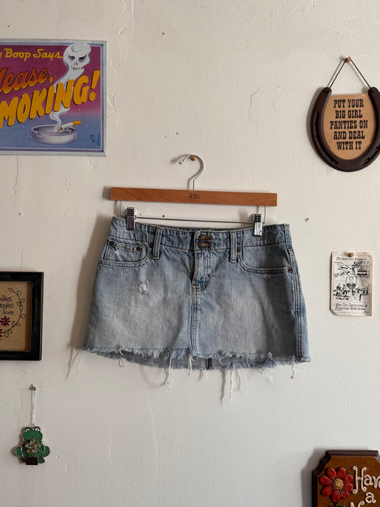 2000s Lightwash Denim Mini Skirt (2)